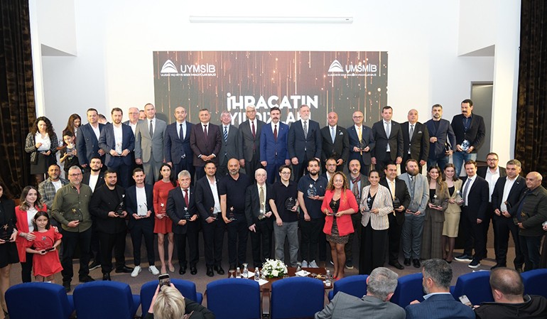 BURSA'DA TARIM VE GIDA İHRACATININ DEVLERİ ÖDÜLLERİNİ ALDI