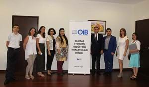 OİB BAŞKANI BARAN ÇELİK, ÇİNLİ BASIN MENSUPLARINI UİB'DEKİ MAKAMINDA AĞIRLADI