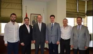 TARLADA ÜRÜNÜ TOPLAYACAK İŞÇİ YOK