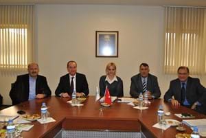 MEYVE SEBZE MAMULLERİ ÜRETİCİLERİ HAMMADDE SORUNUNA ÇÖZÜM BULABİLMEK İÇİN ARAMA KONFERASI DÜZENLEYECEK