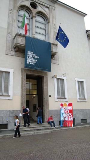 DA VİNCİ MÜZESİNDE TÜRK KUMAŞI...